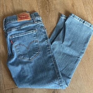 Levi's Light Blue Denim Capri Pants
